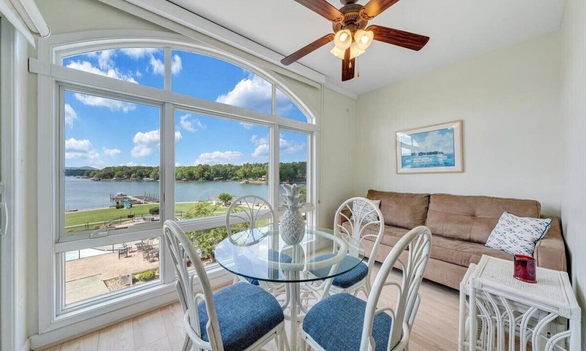 Huddleston Apartment | #121 Pointe - 3 Bedroom Lakefront Condo at Mariners SML