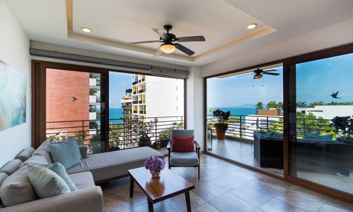 Emiliano Zapata Condo | 2 Bed 2 Bath Ocean View Corner Suite · R304