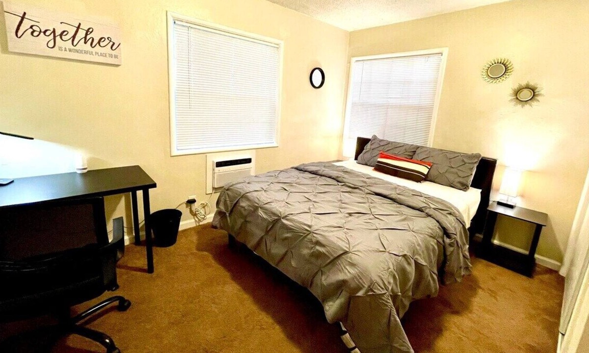 Mid-City Apartment | #2, Spacious Freshly Remodeled - 2BR - 5mins to DT