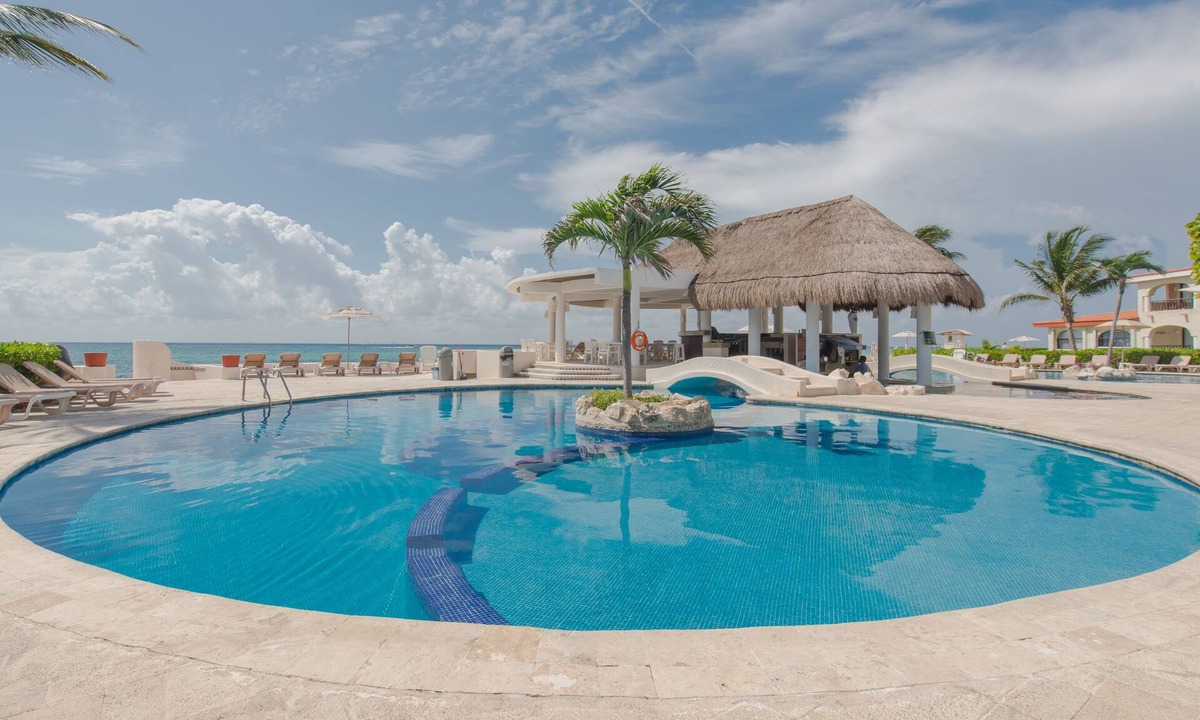 Playacar Fase I Condo | 4 bedrooms. 2 units within the same beachfront building. Perfect for groups.