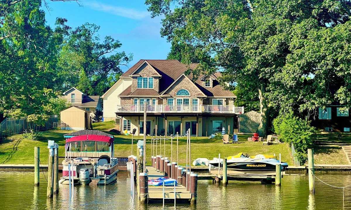 Edgewood House | Amazing Waterfront Home on the Bush River