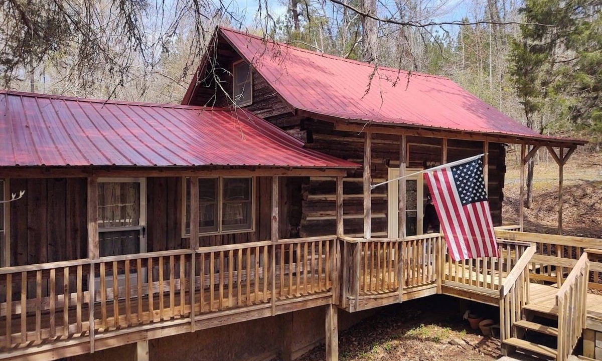 Rutherfordton Cabin | Authentic log cabin nestled in the woods by creek