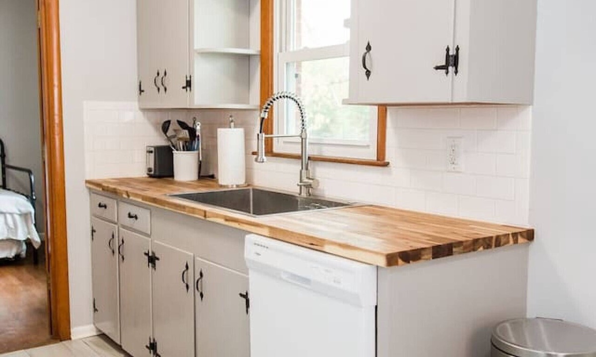 Lynchburg House | Charming Single Level Home Convenient 3 Bedroom