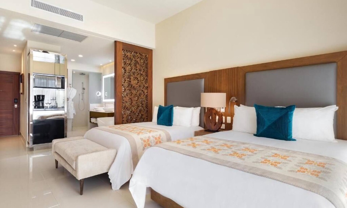 Santa Rosa Condo | Deluxe Studio Pool View - Villa La Valencia Beach Resort & Spa Los Cabosnn
