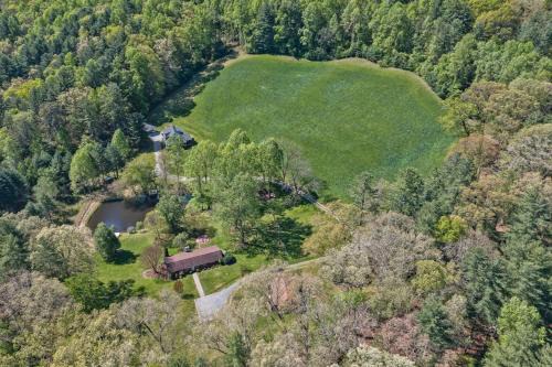 Horse Shoe House | Dreamy Farmhouse