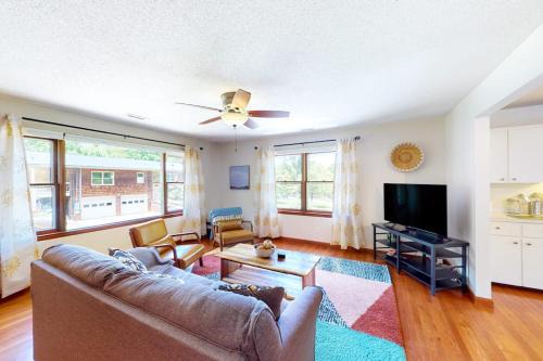 Leicester House | Guest House at Firefly Ridge