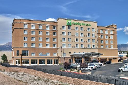 Northeast Heights Hotel | Holiday Inn & Suites Albuquerque-North I-25 by IHG