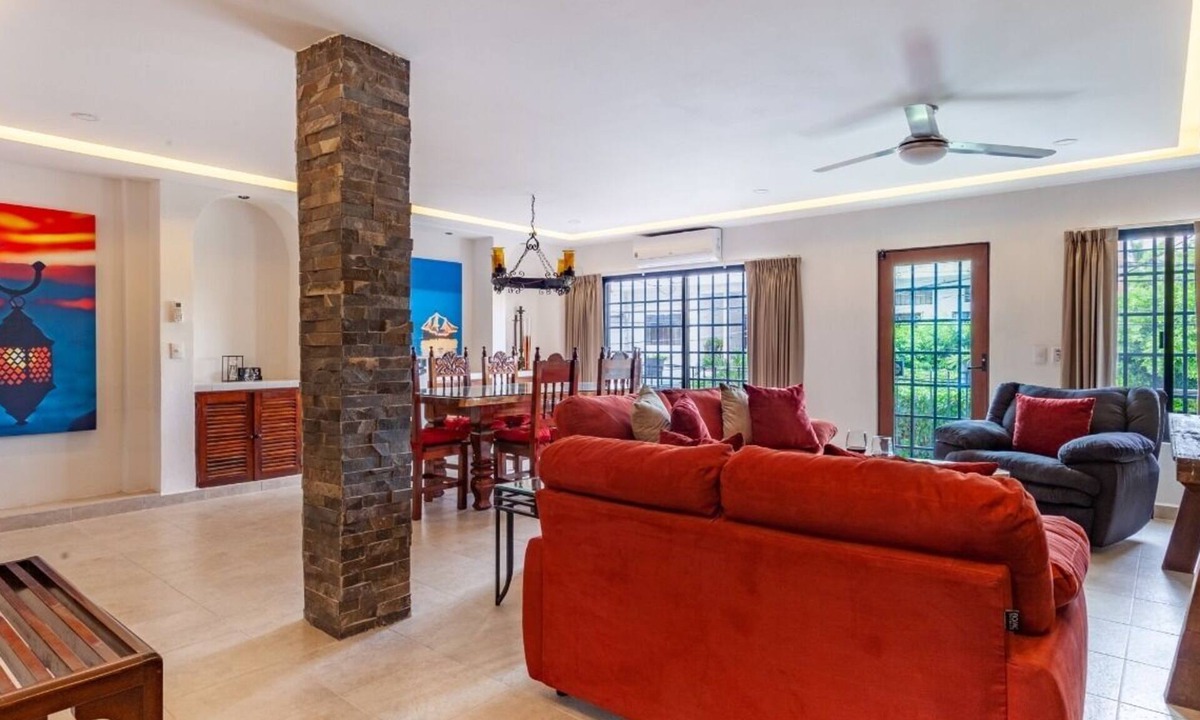 Romantic Zone Condo | Incredible 2 bedrooms 2.5 baths located in Old Town with no hills 2BD Condo for