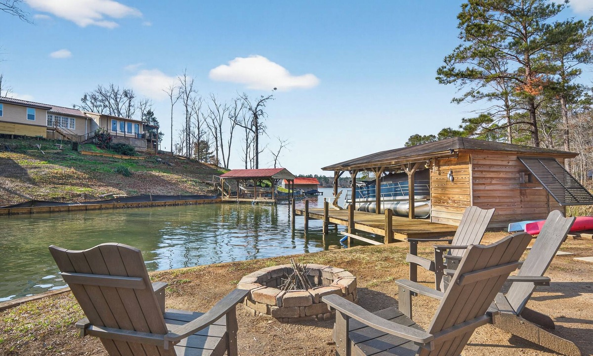 Milledgeville Cabin | Lakefront Escape w/Private Water Access, Dock, Kayaks, & Fire Pit. Pet Friendly!