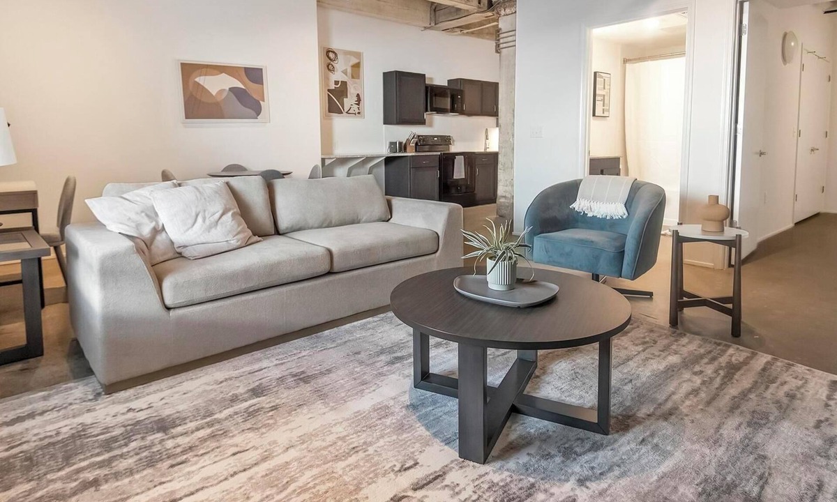 Downtown Memphis Apartment | Landing | Incredible 2BD, Gym, Courtyard