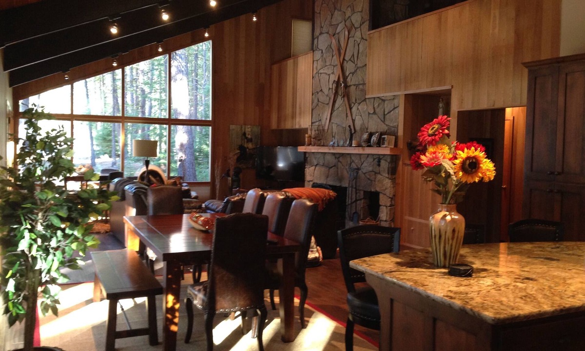 Black Butte Ranch House | PREMIER Golf Course 190+ 5 STARS - GREAT LOCATION, Aspen Grove Views off Deck,