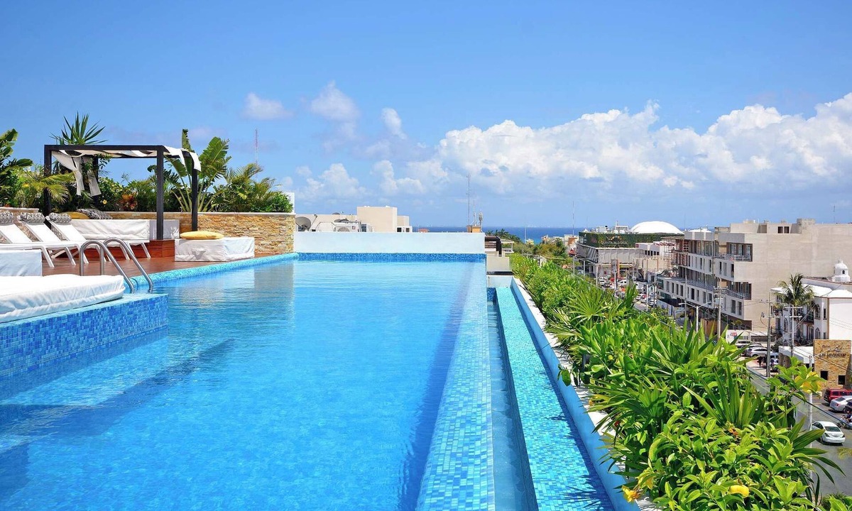 Gonzalo Guerrero Condo | Rooftop Infinity Pool, Cinema, Gym, Steps to Beach