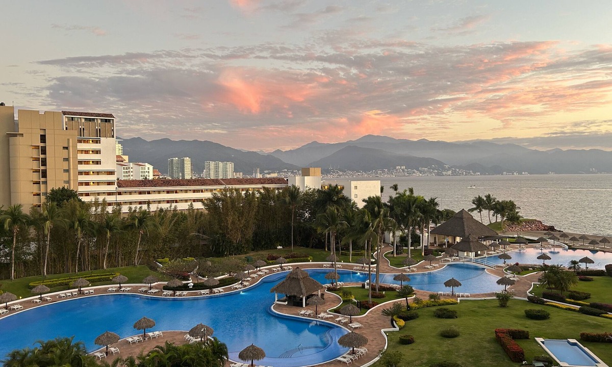 Marina Vallarta Condo | Shangri-La Oceanfront 3-bed condo walking distance to Marina in Puerto Vallarta