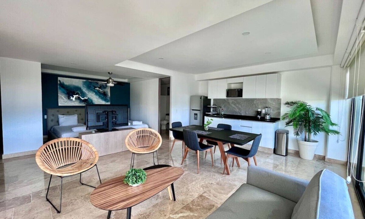 Zazil-ha Condo | Spacious Apartment meters from the sea