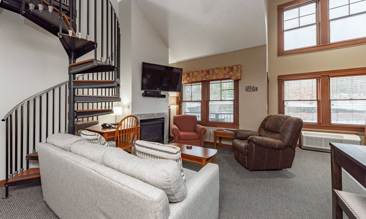 Thayerville Condo | Suites at Silver Tree: A306 Studio & Loft Standard View