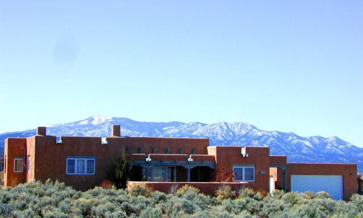 Taos House | Taos House - 360 degree mountain/town views - Patio - Hot Tub