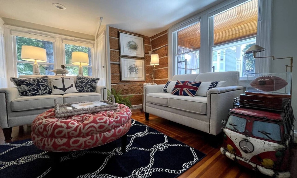 St. Michaels Bed & Breakfast | The Snuggery Inn & Suites Captain`s Quarters