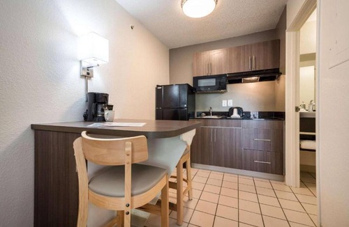 Roswell Apartment | 2 Queen Beds |Non-Smoking