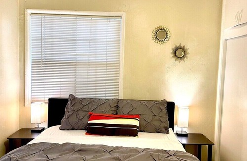 Mid-City Apartment | #2, Spacious Freshly Remodeled - 2BR - 5mins to DT