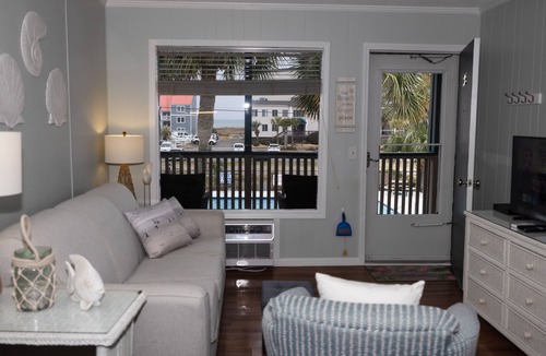 Windy Hill Condo | 👓200 steps to beach. CLEAN, quiet residential get away! Near Barefoot Landing!