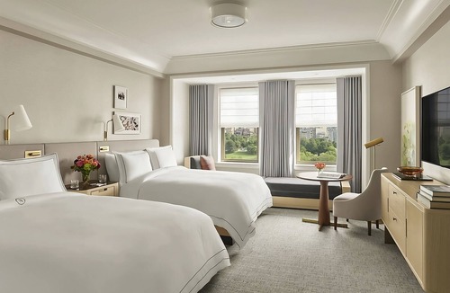 Back Bay East Hotel | 4 Park View 2 Queen Beds at The Newbury Boston!