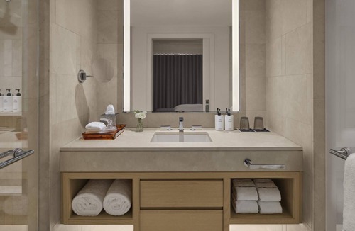 Back Bay East Hotel | 4 Park View 2 Queen Beds at The Newbury Boston!