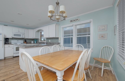 South Nags Head House | 5769- Rose Cottage, | Semi-Oceanfront | South Nags Head | Sleeps 8
