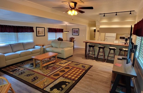 Farmington Cabin | A Perfect Hideaway - Peaceful Mountain Retreat w/Hot Tub