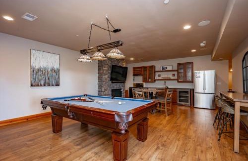 McHenry House | Aces High Lodge