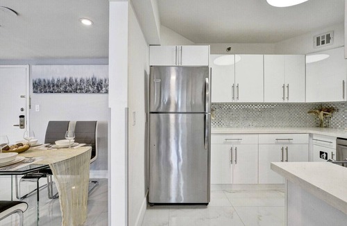 Mid Beach Apartment | Amazing Ocean Front Condo/2BD beach Resort/1515
