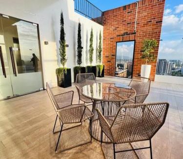 Zona 10 Apartment | Apartamento de 2 Dormitorios, Zona 10, Piscina, Gym, Parqueo