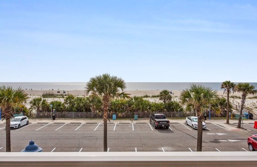 Tybee Island Condo | Beach Front Condo on the Strand, 101 Steps to the Beach STR2021-00204