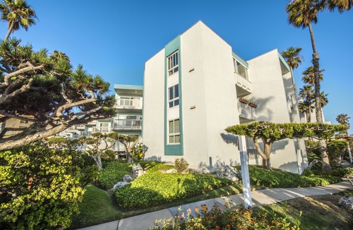 South Redondo Condo | Beach Front Condo - Min 31 Day Stay