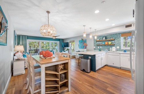 Indian Rocks Beach Condo | 🌊 Beachfront Condo in Indian Rocks Beach | Beachside Villas 104A | Pool!