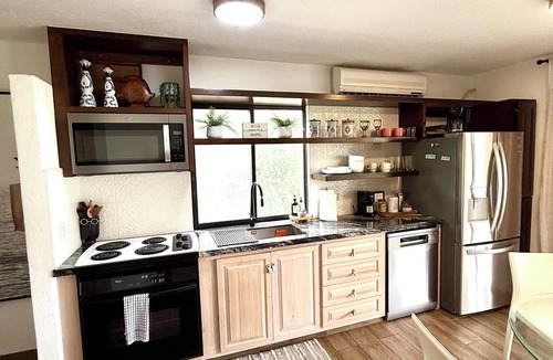 Campo de Golf Fonatur Condo | Beautiful Updated Condo in Hotel Zone – Golf View + Walk Everywhere