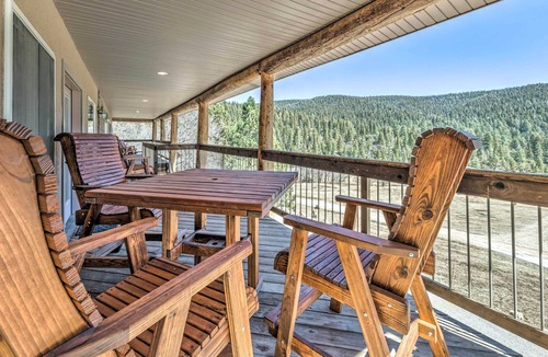 Cloudcroft House | Bright Cloudcroft Home w/ Porch & Mtn Views!