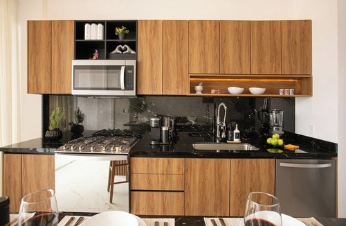 Emiliano Zapata Condo | Casa Creciente: Luxury Romantic Zone Condo with Rooftop Pool & Views