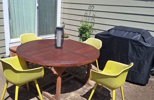 Country Club Estates House | Charming 2-BD Townhome, POOL, SLEEPS 6 - short walk to town, beach & boardwalk