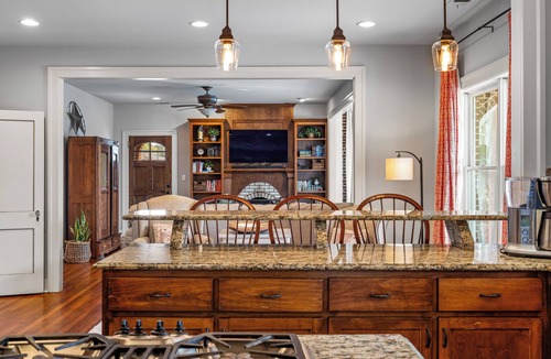 Buford House | Charming historical 4-bedroom house in Downtown Buford, GA.