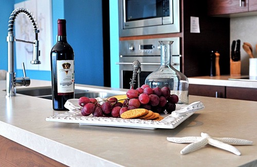 North Hotel Zone Condo | Coastal Luxury 2-bedroom condo with AC & fitness room in awesome Puerto Vallarta