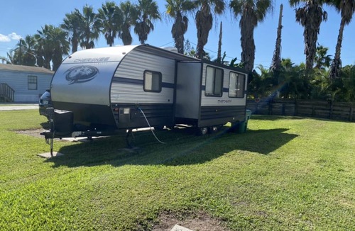 Taylor Creek House | Comfortable Updated RV Camper