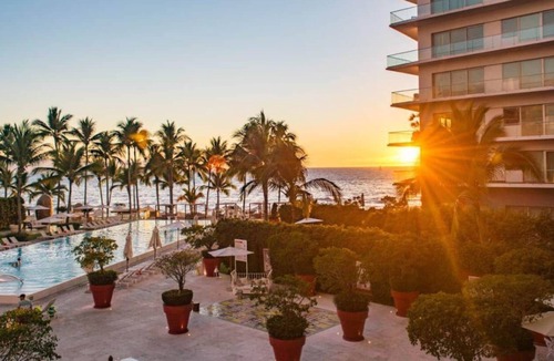 Puerto Vallarta Hotel | CONDO ICO BY TRVL2HM