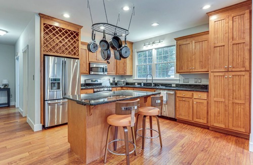 Lancaster House | Cow Shed Waterfront 3BR Home w/Boat Dock!