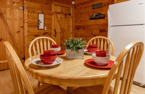 Pigeon Forge Cabin | Cozy Cabin| Minutes from PG and GB