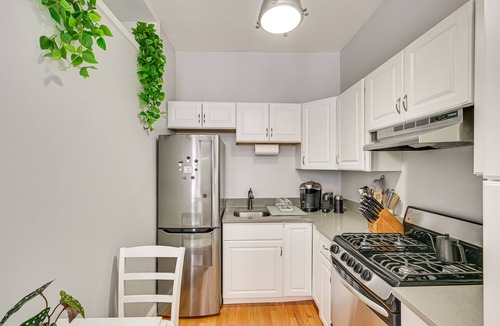 East Somerville Apartment | Cozy Somerville Studio: 2 Mi to Boston, Walk to T!