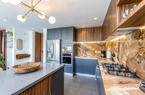 Emiliano Zapata Condo | Crown Loft! Stunning Luxe Loft top of Avida!