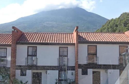 Ciudad Vieja House | cuarto en senderos comendador con baño privado