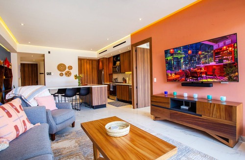 Emiliano Zapata Condo | D’esire Luxury 2BR | Pool, Gym, Views & Balcony