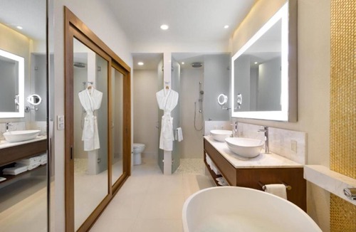 Santa Rosa Condo | Deluxe Studio Pool View - Villa La Valencia Beach Resort & Spa Los Cabosnn