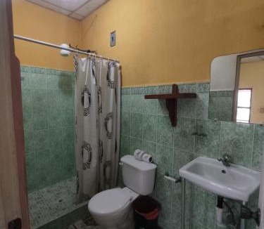 Flores House | Doña Gladys Hospedaje